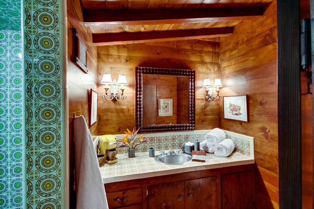 Vineyard Hacienda Hotel Spring Valley  Room photo