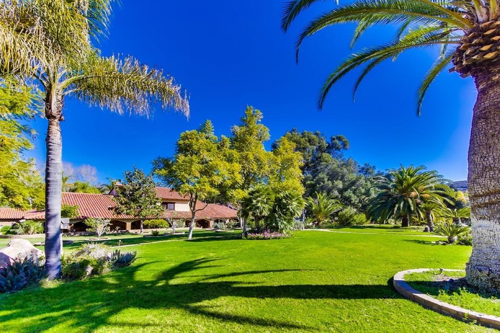 Vineyard Hacienda Hotel Spring Valley  Exterior photo