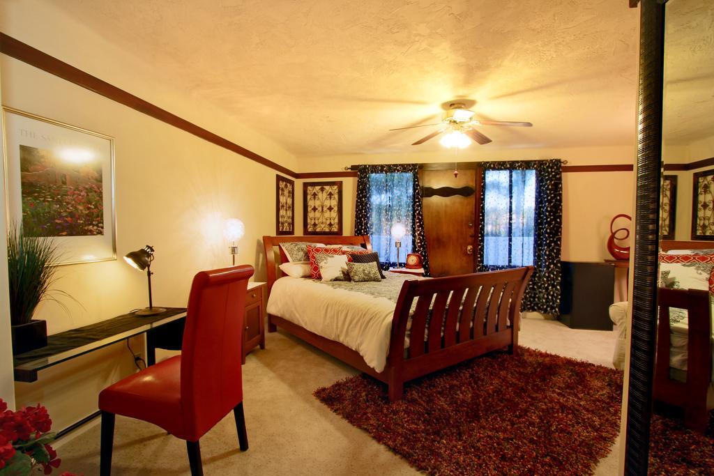 Vineyard Hacienda Hotel Spring Valley  Exterior photo