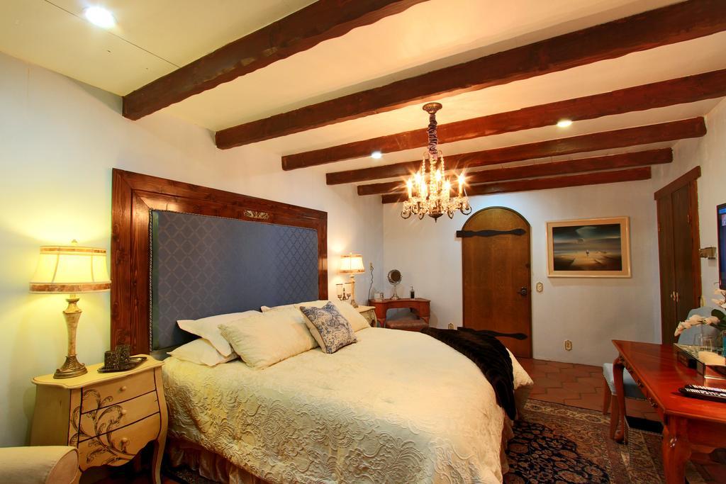 Vineyard Hacienda Hotel Spring Valley  Exterior photo